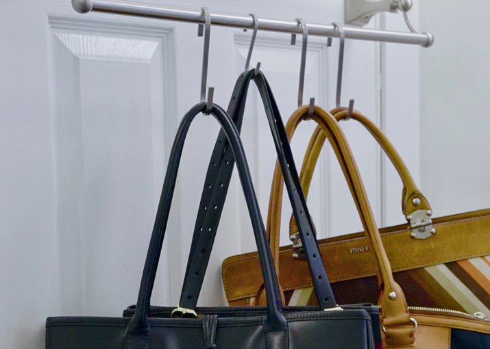 Using towel rail and S-hooks to hang purses