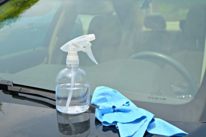 Homemade auto glass cleaner and microfiber cloth