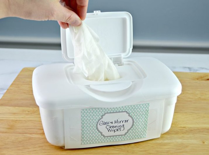 DIY Glass & Mirror Cleaning Wipes