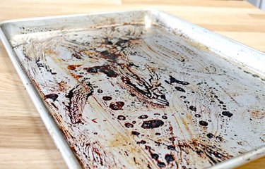 how to clean a sheet pan