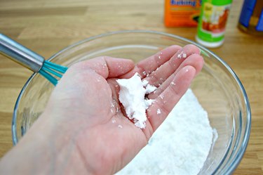 3 ingredient toilet cleaning bombs