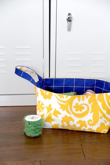 Reversible fabric basket with free pattern