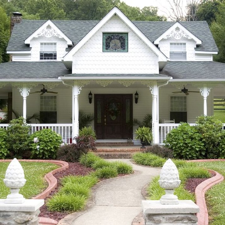 10 Ways to Add Curb Appeal in a Weekend